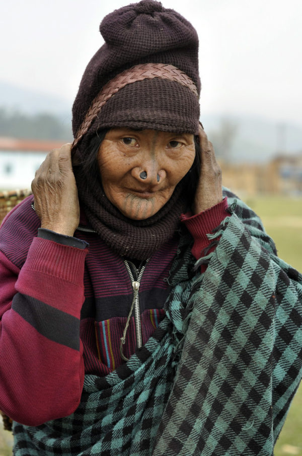 Štuple v nose v údolí Ziro v SV Indii majú už iba najstaršie ženy._resize